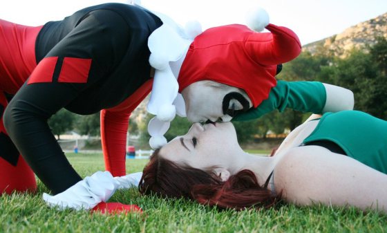 harley_quinn_and_poison_ivy_cosplay_by_lovebirdcosplays-d7rnke4
