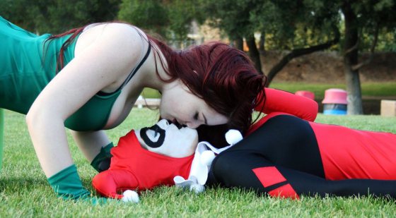 poison_ivy_and_harley_quinn_by_lovebirdcosplays-d7s10u8