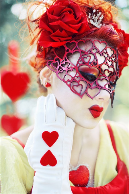 11 Beautiful Queen of Hearts Cosplays