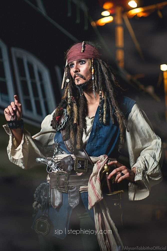 Pirates of the Caribbean Cosplays Bring You to Take Adventure