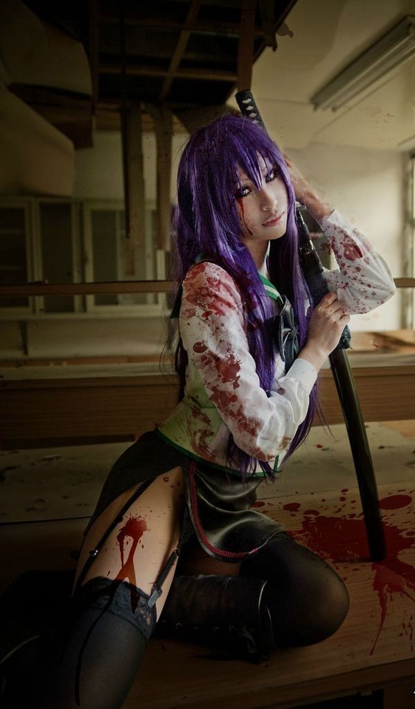 6 Highschool of Dead Cosplays Remind You of School Safety