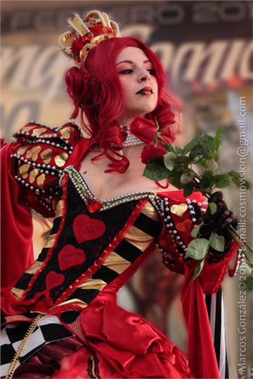 11 Beautiful Queen of Hearts Cosplays