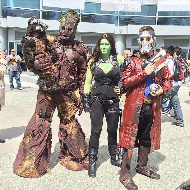 family-cosplays-Guardians-Galaxy-together