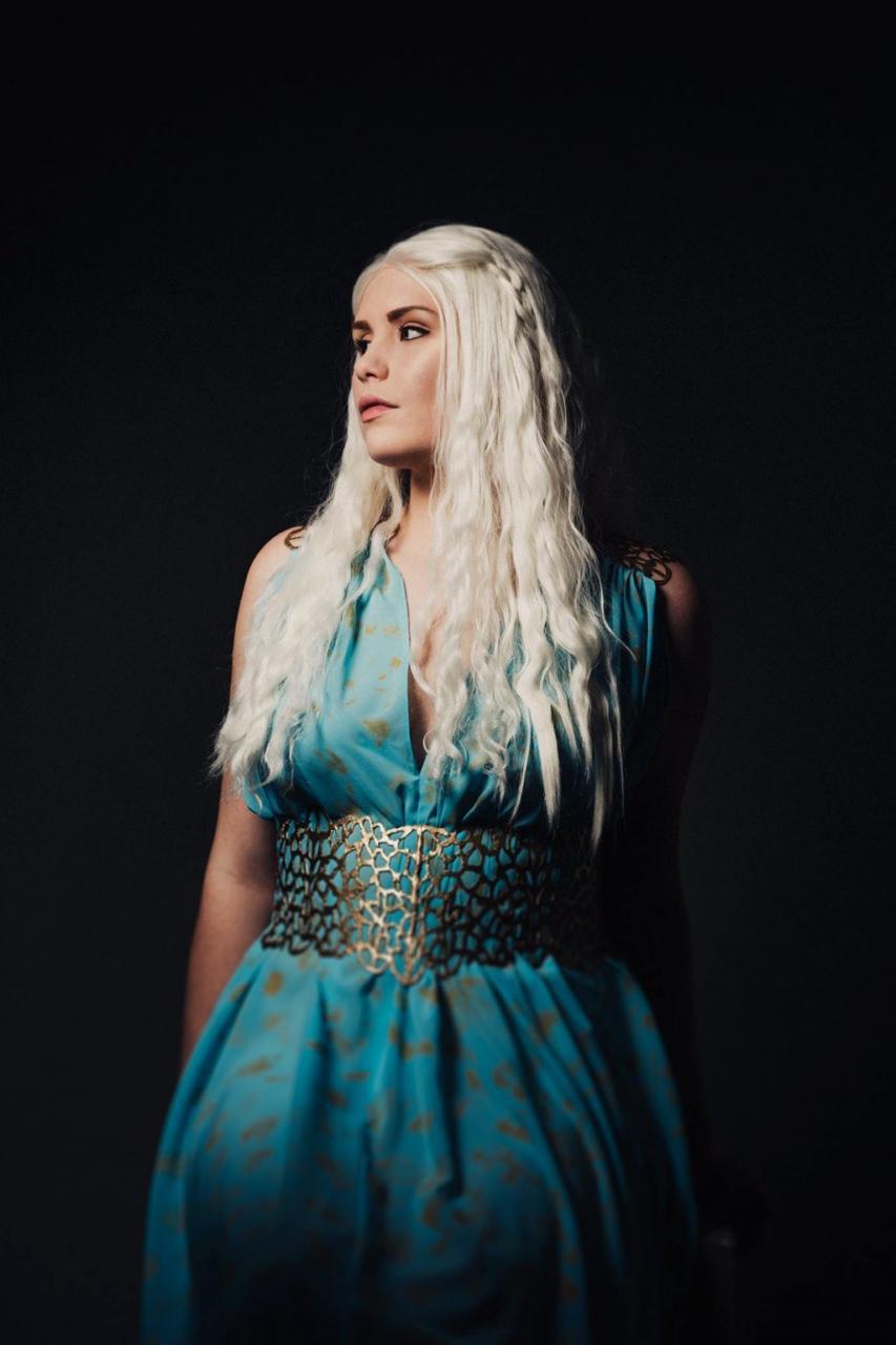 Top 18 Pretty Cosplay Make Daenerys Targaryen Out of Screen