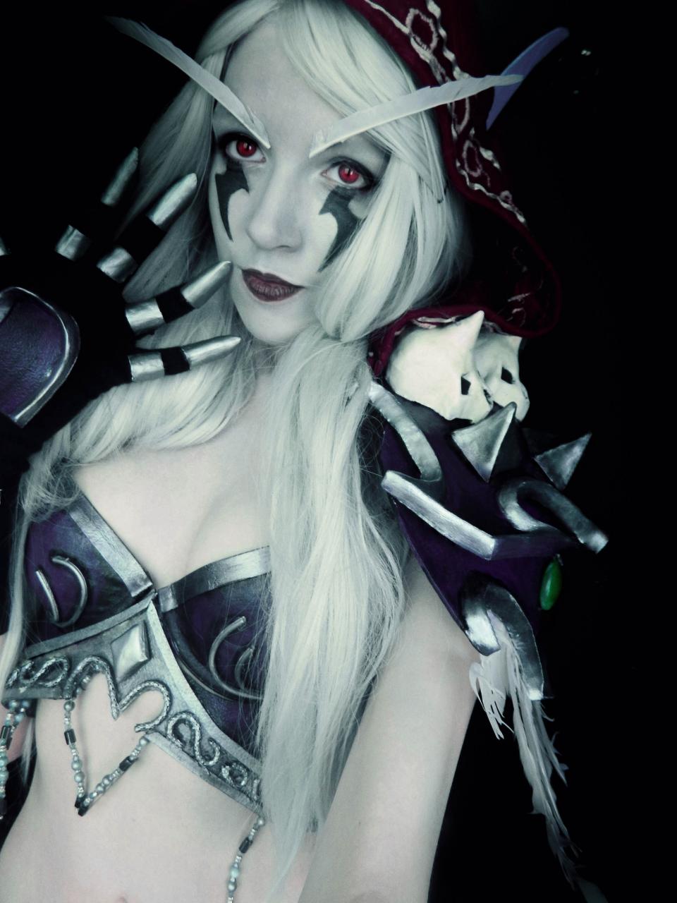 12 Awesome Halloween Cosplay For Your Reference