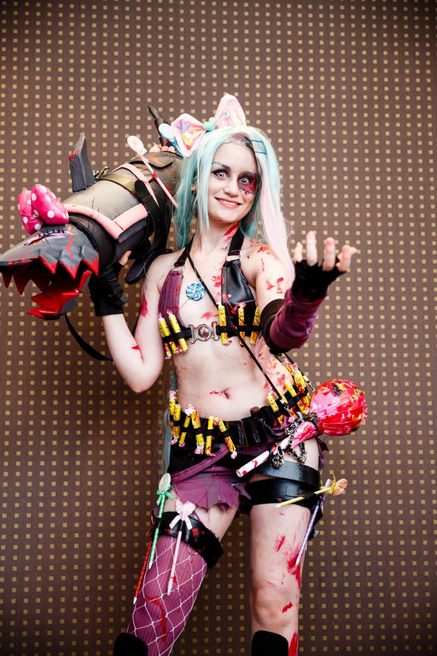 20 Fabulous League of Legends Cosplay