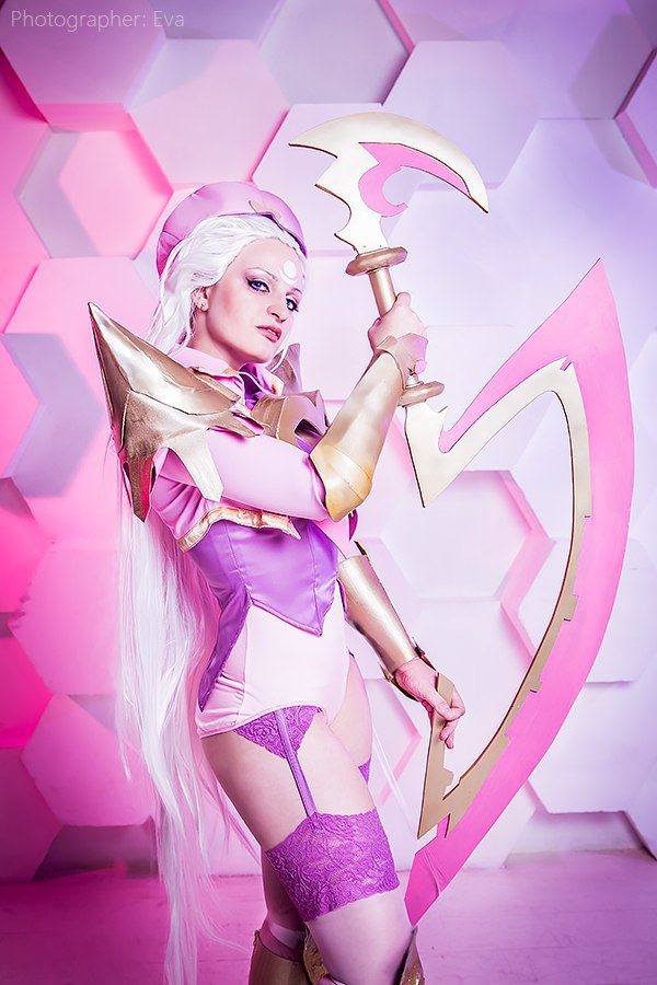 9 League of Legends Cosplay