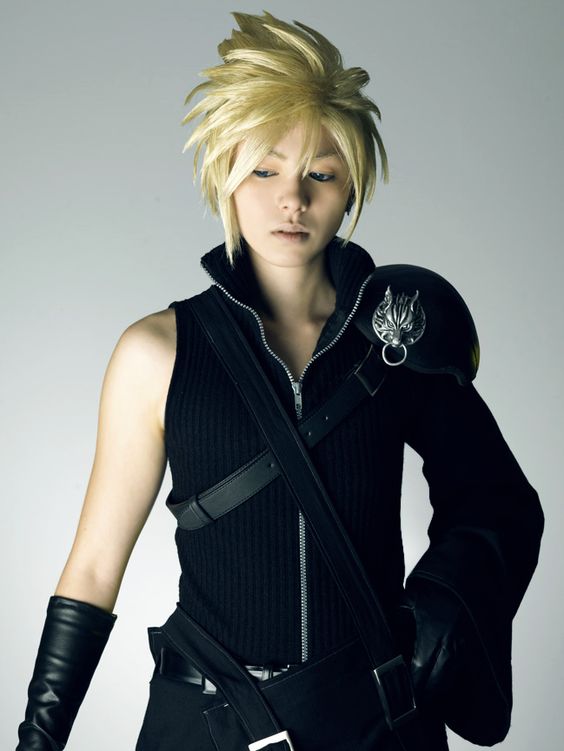 Tutorials Help You to Style Final Fantasy Cloud Strife Cosplay Wig