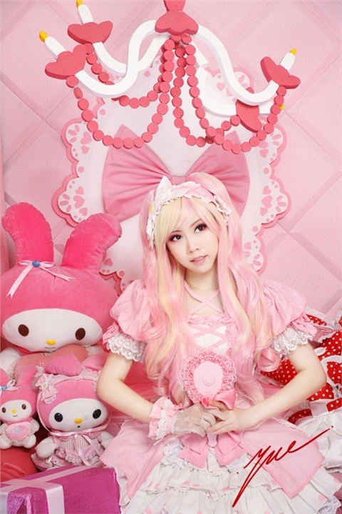 Lolita Fashion is What You need for a New Day
