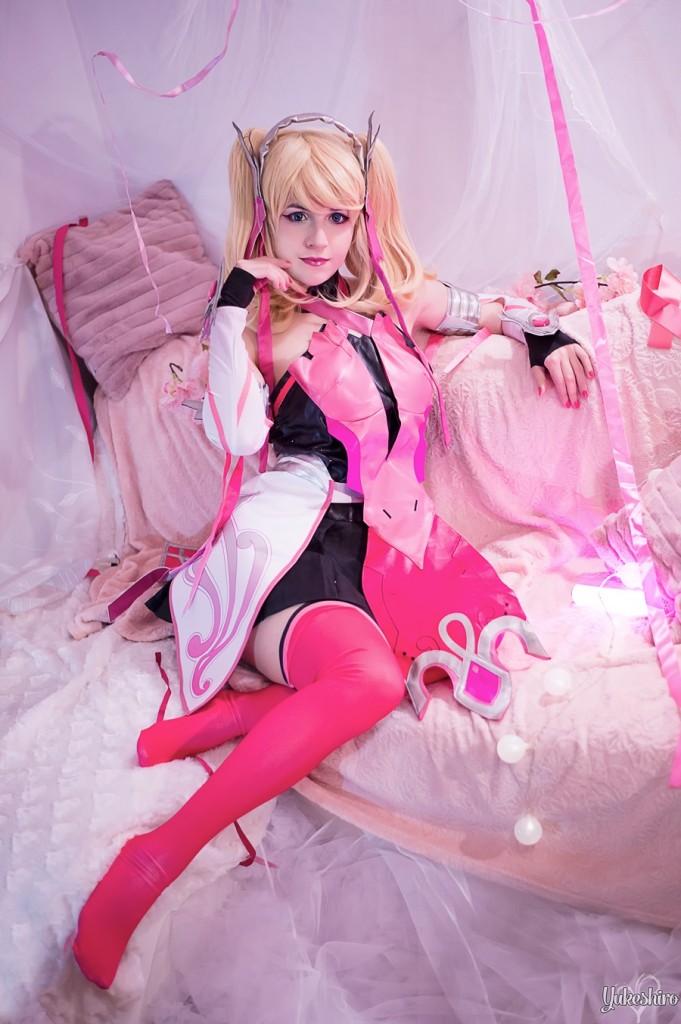 Pink Mercy Cosplay Review by Yukeshiro-2
