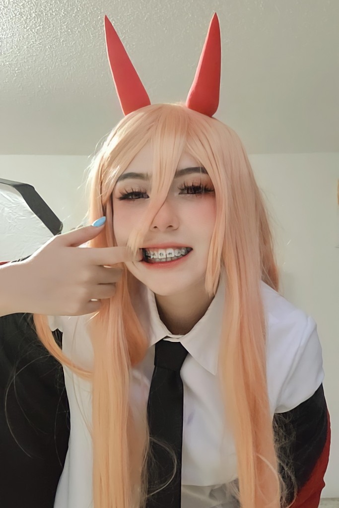 femaledenjicosplay 